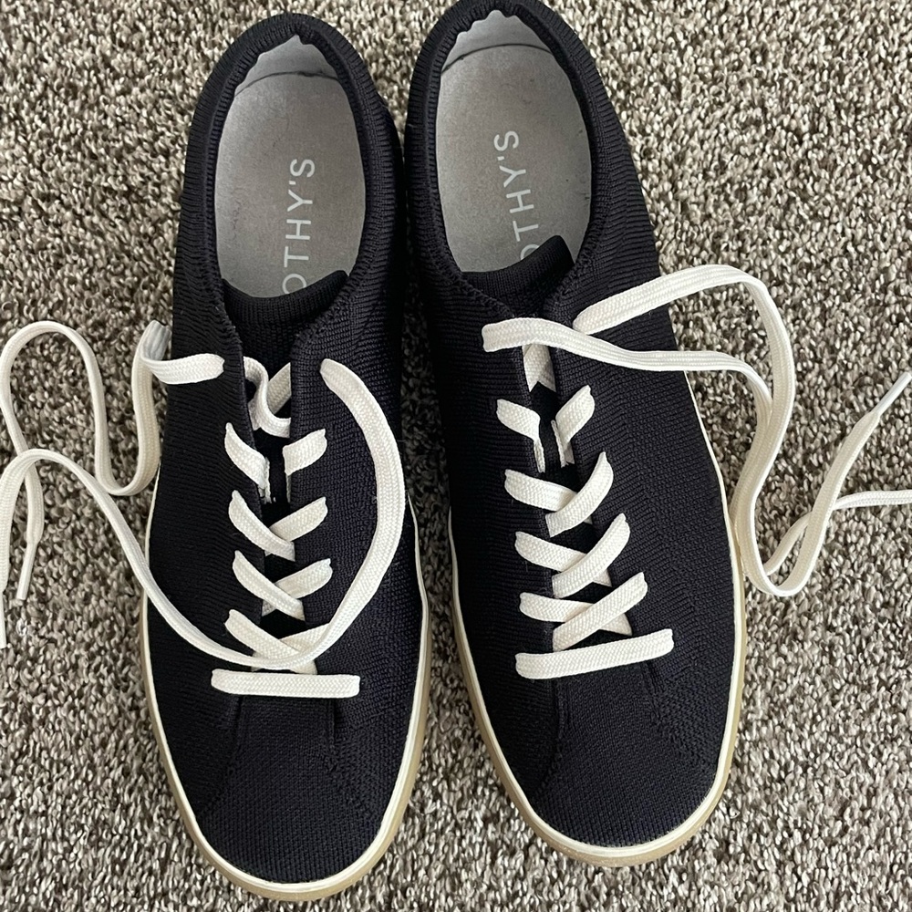 Rothy's Black Lace up Sneakers Women 9.5
In good condition